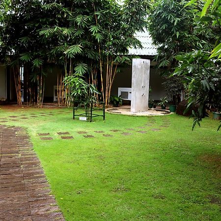 Hotel Hilltop Kandy Exteriör bild