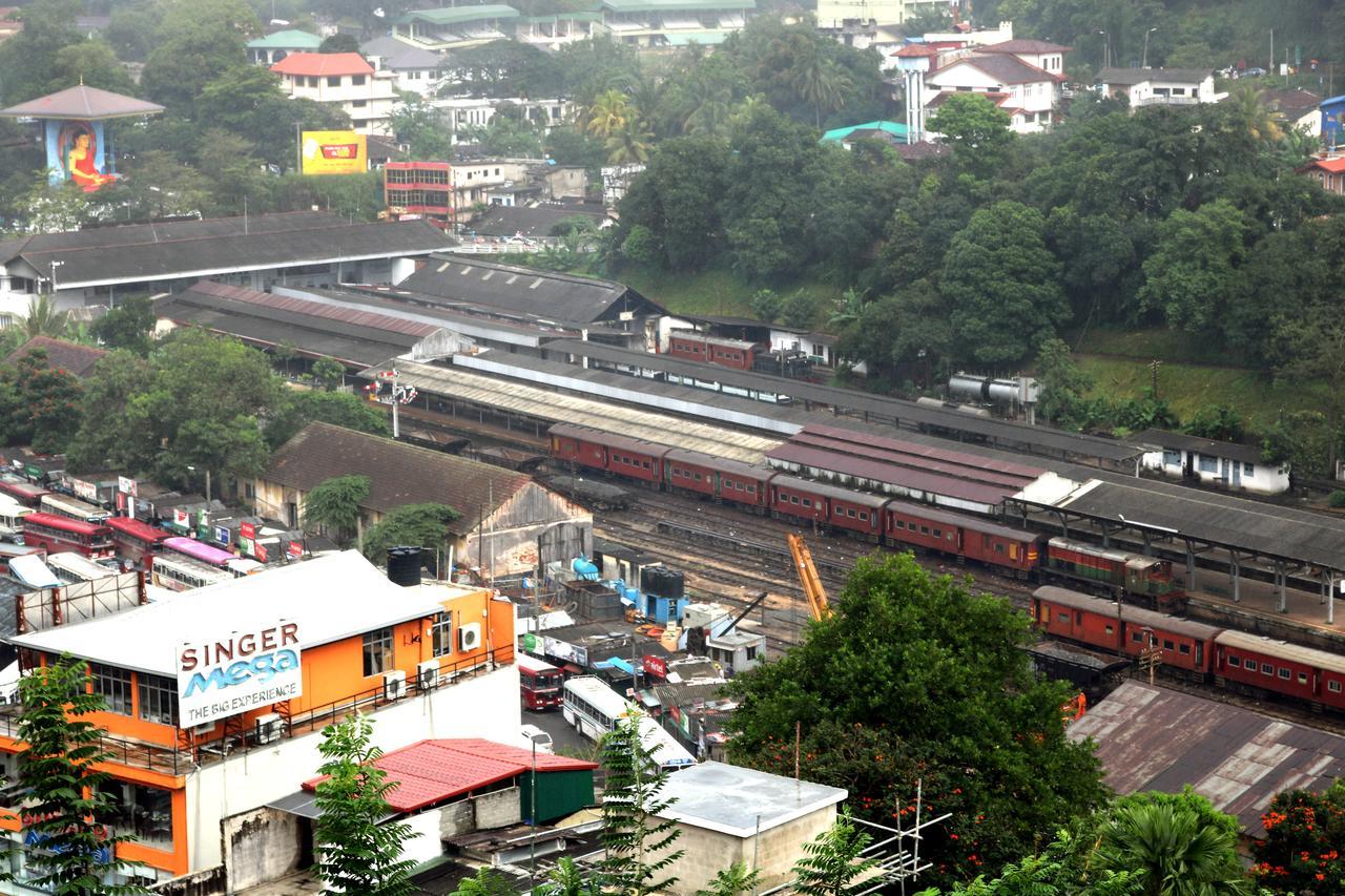 Hotel Hilltop Kandy Rum bild