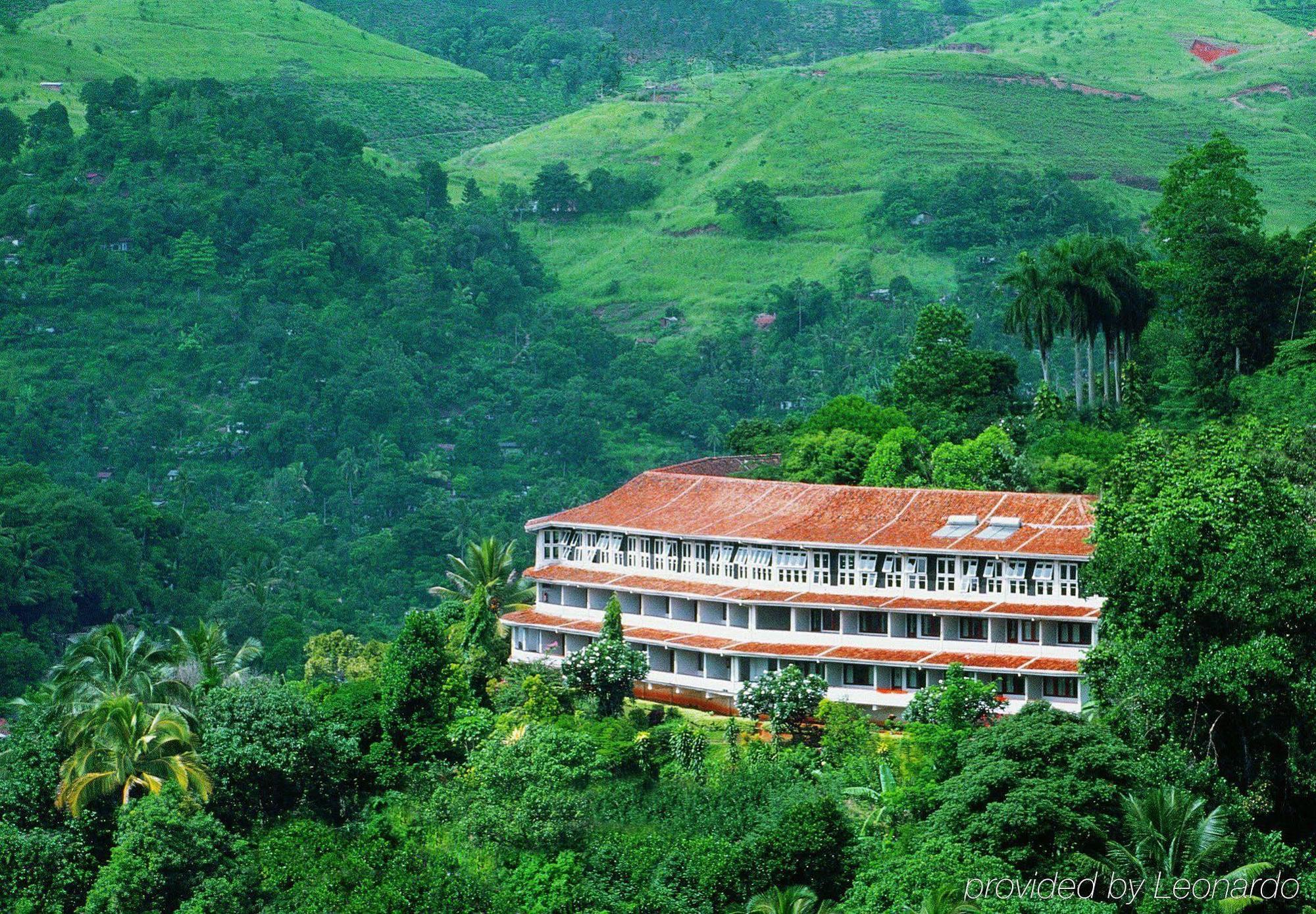 Hotel Hilltop Kandy Exteriör bild