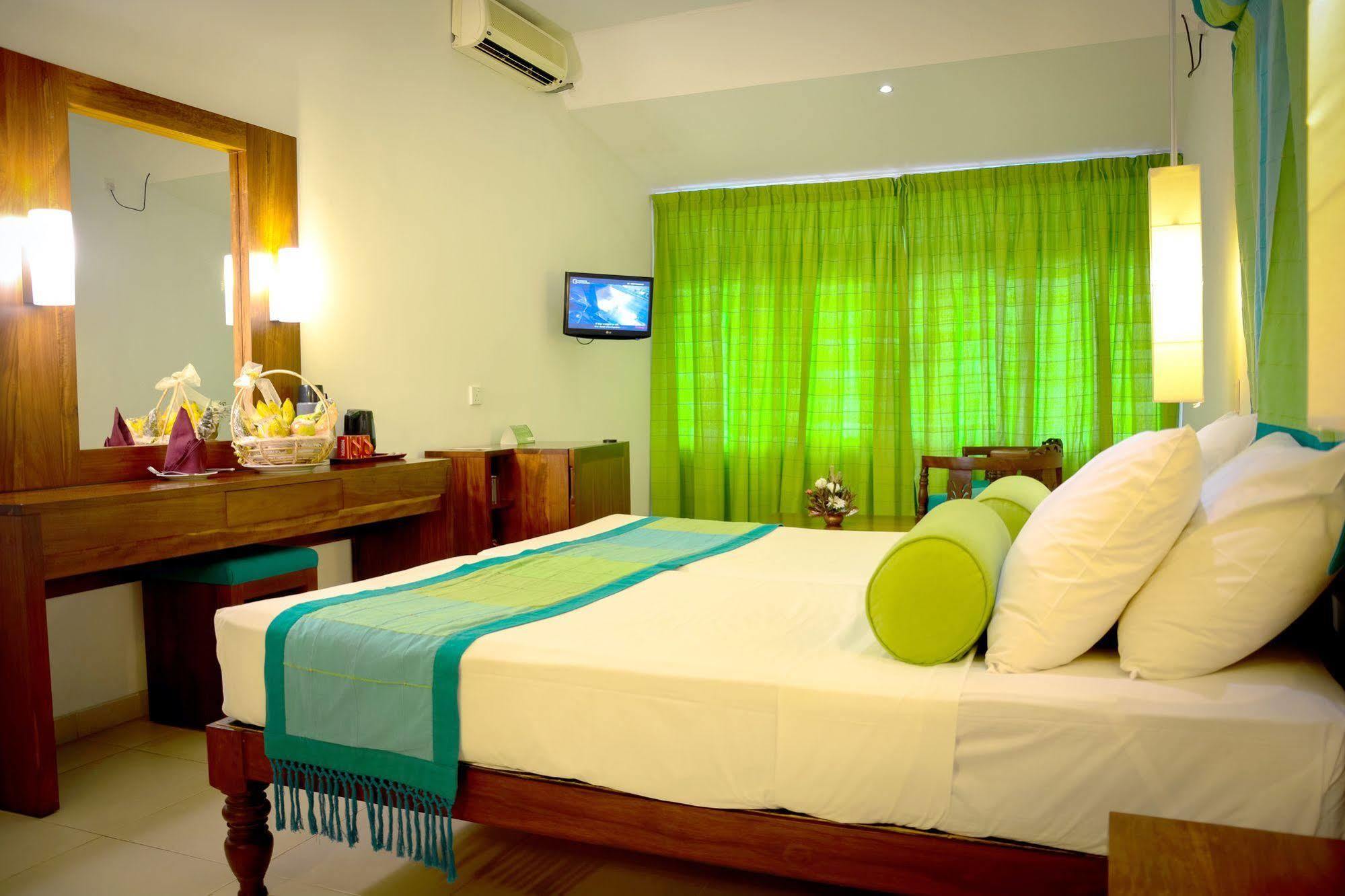 Hotel Hilltop Kandy Exteriör bild