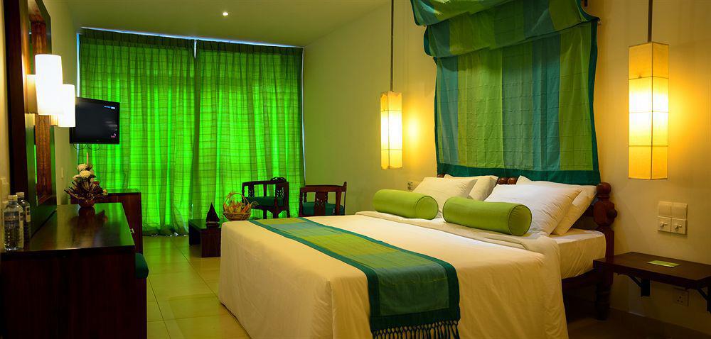 Hotel Hilltop Kandy Exteriör bild